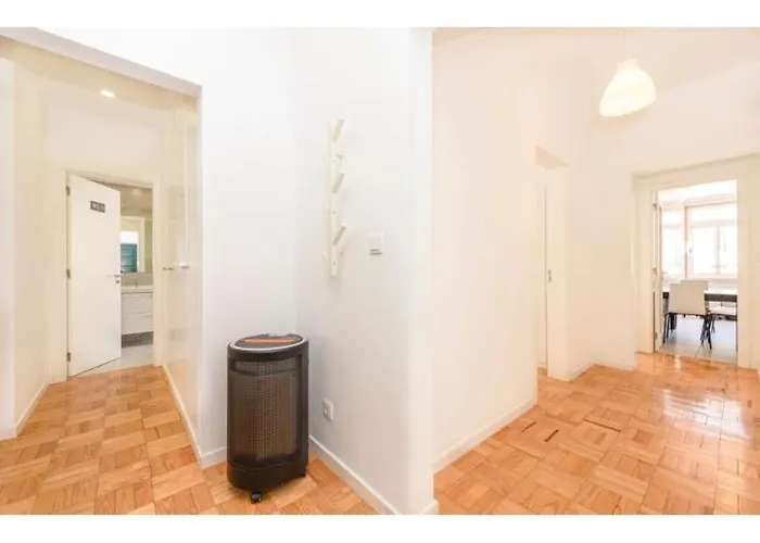 Houze Spacious 4 Bedroom Flat Near Zoo Lejlighed